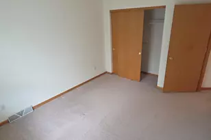 588 E Randy Rd, Oak Creek, WI 53154 - Photo 28