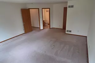 588 E Randy Rd, Oak Creek, WI 53154 - Photo 18