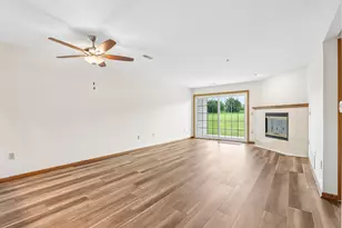 4575 S 124th St, New Berlin, WI 53151 - Photo 2