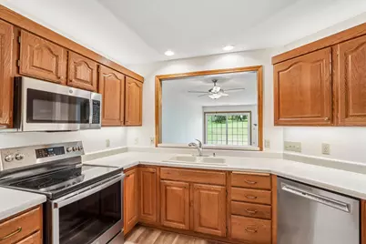 4575 S 124th St, New Berlin, WI 53151 - Photo 12