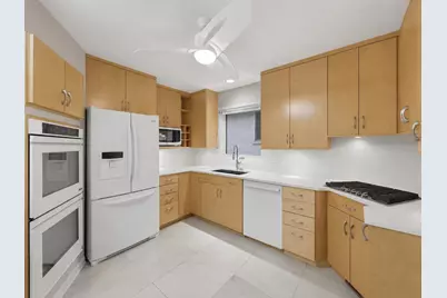 4536 N Larkin St #4538, Shorewood, WI 53211 - Photo 6