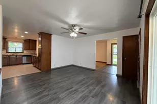 3420 Ivy Ln, Racine, WI 53402 - Photo 10
