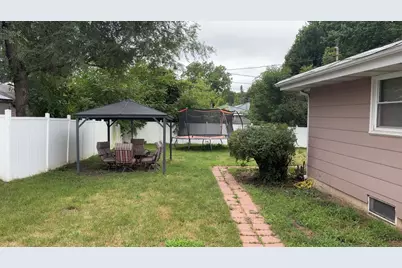 3420  Ivy Ln, Racine, WI 53402 - Photo 18
