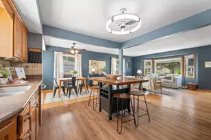 W147N8446 Manchester Dr, Menomonee Falls, WI 53051 - Photo 8