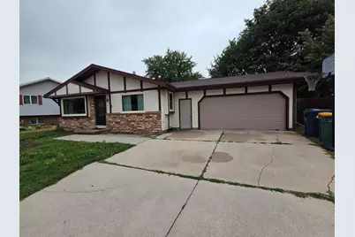 21  Emerald Ct, Fond du Lac, WI 54935 - Photo 1