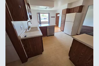 21  Emerald Ct, Fond du Lac, WI 54935 - Photo 4
