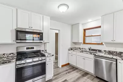 4260 N 93rd St, Wauwatosa, WI 53222 - Photo 14