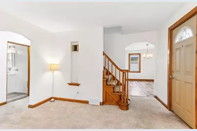 4260 N 93rd St, Wauwatosa, WI 53222 - Photo 4