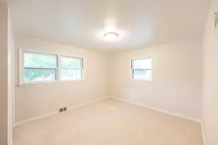 5358 N 103rd St, Milwaukee, WI 53225 - Photo 10