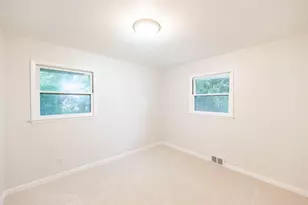 5358 N 103rd St, Milwaukee, WI 53225 - Photo 8