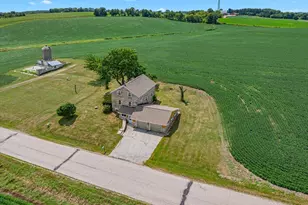 9073 Boltonville Rd, Farmington, WI 53040 - Photo 4