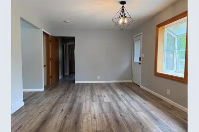228 S Colonial Pkwy, Saukville, WI 53080 - Photo 8