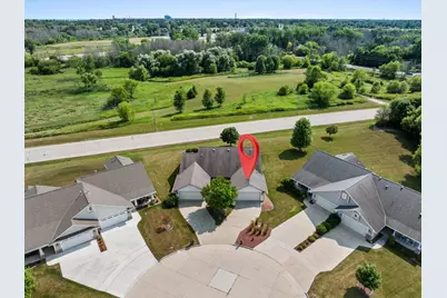 537  Mapleleaf Ct, Manitowoc, WI 54220 - Photo 36