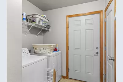 539  Mapleleaf Ct, Manitowoc, WI 54220 - Photo 16