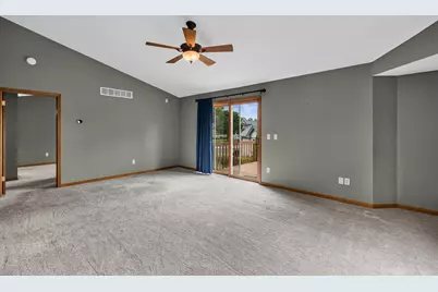 978  Bay View Cir, Mukwonago, WI 53149 - Photo 4