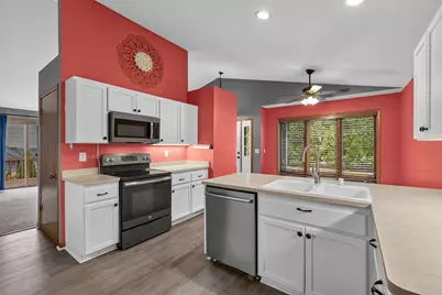 978  Bay View Cir, Mukwonago, WI 53149 - Photo 8