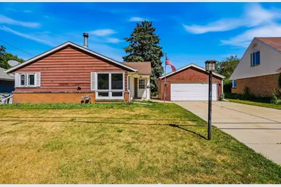 3736 S Sunset Dr, Milwaukee, WI 53220 - Photo 32