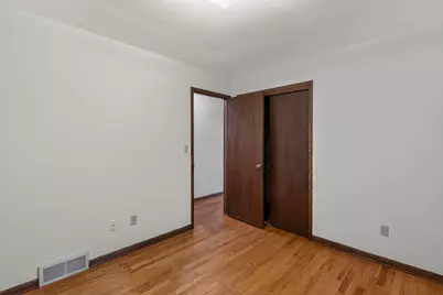 8841  Greenhill Ln, Greendale, WI 53129 - Photo 18