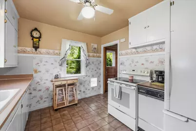 828 N 113th St, Wauwatosa, WI 53226 - Photo 16