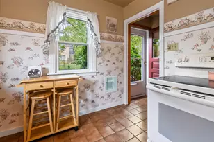 828 N 113th St, Wauwatosa, WI 53226 - Photo 16