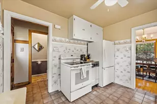 828 N 113th St, Wauwatosa, WI 53226 - Photo 18