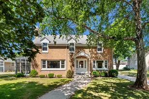 1212 Fairmont Ln, Manitowoc, WI 54220 - Photo 1