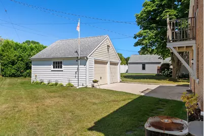 1212  Fairmont Ln, Manitowoc, WI 54220 - Photo 36