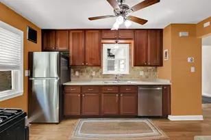 1019 Glenview Ave, Wauwatosa, WI 53213 - Photo 10