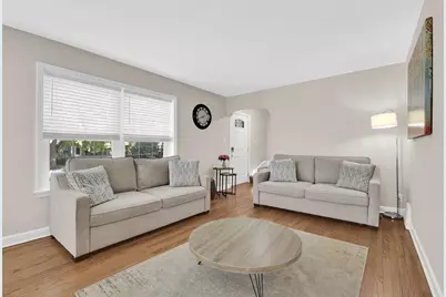 1019  Glenview Ave, Wauwatosa, WI 53213 - Photo 6