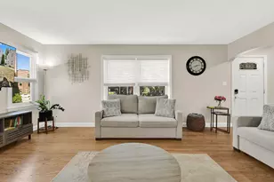 1019 Glenview Ave, Wauwatosa, WI 53213 - Photo 4