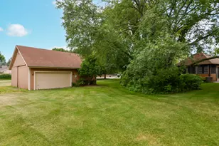 W270N6983 Woodland Oaks Dr, Lisbon, WI 53089 - Photo 36