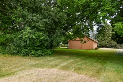W270N6983  Woodland Oaks Dr, Lisbon, WI 53089 - Photo 32