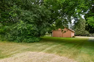 W270N6983 Woodland Oaks Dr, Lisbon, WI 53089 - Photo 32