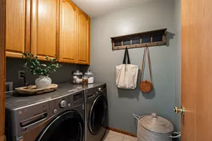 2304 Brookstone Ln, Waukesha, WI 53188 - Photo 20
