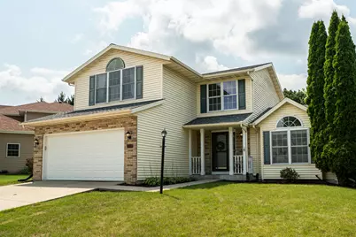 2304  Brookstone Ln, Waukesha, WI 53188 - Photo 2