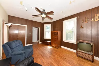 3063 S 8th St, Milwaukee, WI 53215 - Photo 8