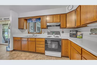 W6973  Kenyon Rd, Byron, WI 53065 - Photo 12