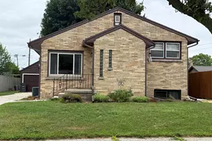 2712 S 10th St, Sheboygan, WI 53081 - Photo 1