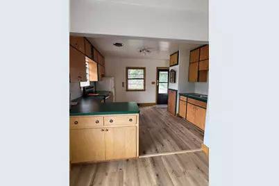 2712 S 10th St, Sheboygan, WI 53081 - Photo 10