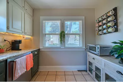 426 N 70th St, Wauwatosa, WI 53213 - Photo 10