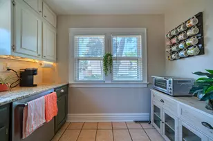 426 N 70th St, Wauwatosa, WI 53213 - Photo 10