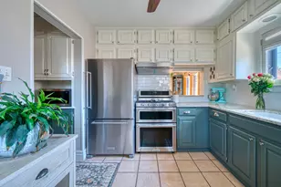 426 N 70th St, Wauwatosa, WI 53213 - Photo 12