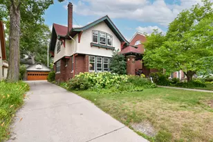 4915 W Woodlawn Ct, Milwaukee, WI 53208 - Photo 1