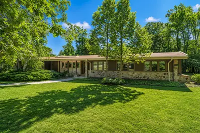 9200 N Tennyson Dr, Bayside, WI 53217 - Photo 20