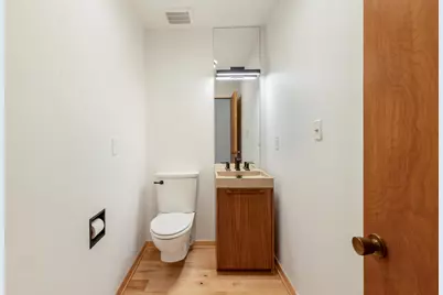 9200 N Tennyson Dr, Bayside, WI 53217 - Photo 6