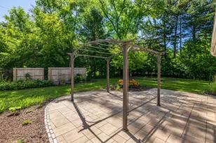 9200 N Tennyson Dr, Bayside, WI 53217 - Photo 28