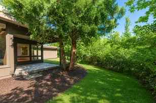 9200 N Tennyson Dr, Bayside, WI 53217 - Photo 26