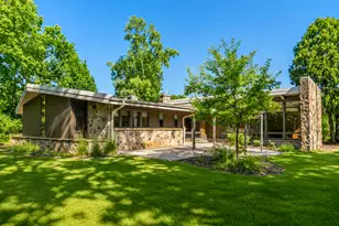 9200 N Tennyson Dr, Bayside, WI 53217 - Photo 24