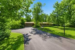 9200 N Tennyson Dr, Bayside, WI 53217 - Photo 30