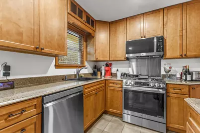 11825 W Elmhurst Pkwy, Wauwatosa, WI 53226 - Photo 6